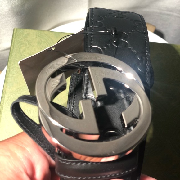 Real Gucci belt (NEW) size 40” waist. Bought for $550 at Gucci bloomingsdale - Picture 2 of 8